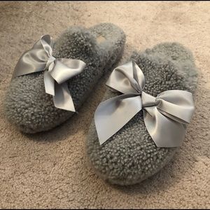 UGG Addison Genuine Shearling Bow Slippers